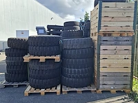 Partij diverse banden, o.a. michelin, continental - afbeelding 3 van  11