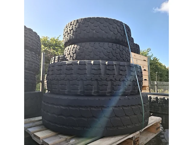 Partij diverse banden, o.a. michelin, continental - afbeelding 7 van  11