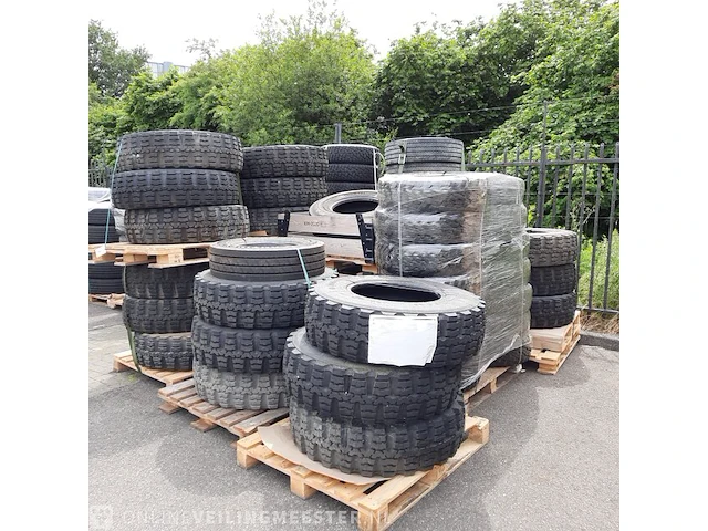 Partij diverse banden o.a michelin/continental - afbeelding 3 van  7