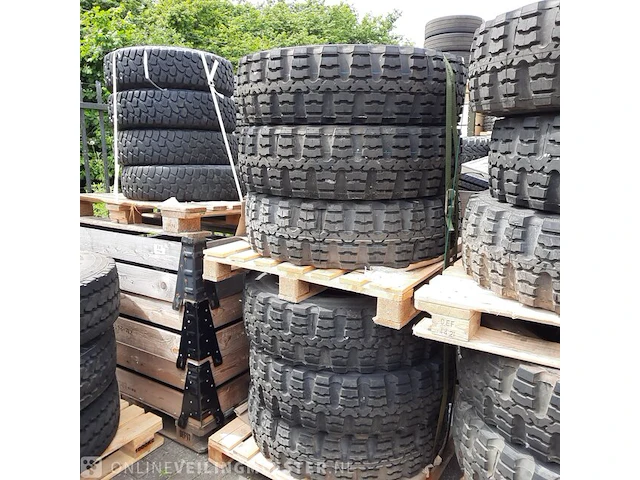 Partij diverse banden o.a michelin/continental - afbeelding 6 van  7