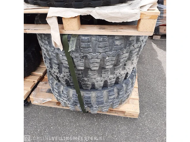 Partij diverse banden o.a michelin/continental - afbeelding 4 van  9