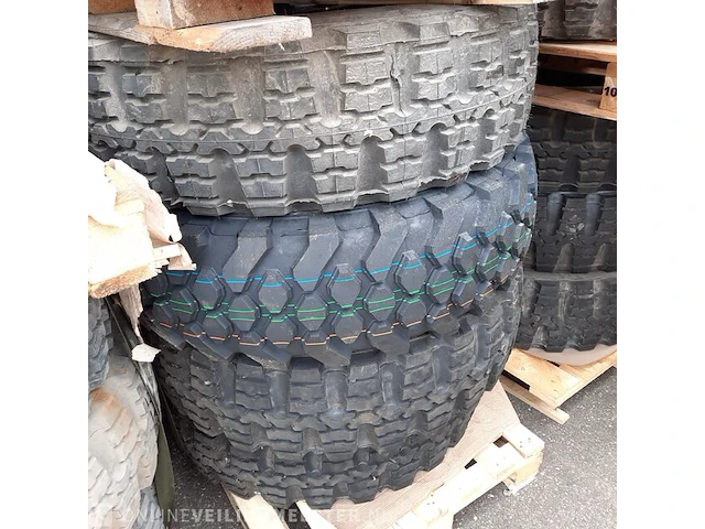 Partij diverse banden o.a michelin/continental - afbeelding 6 van  9