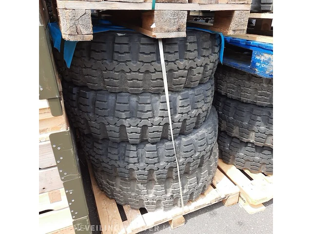 Partij diverse banden o.a michelin/continental - afbeelding 9 van  9