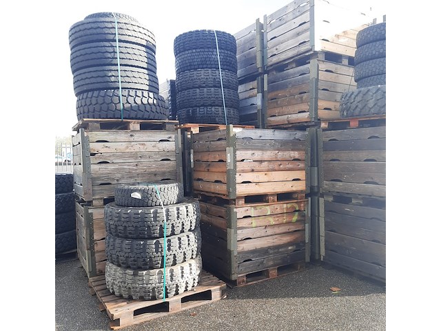 Partij diverse banden - afbeelding 2 van  9