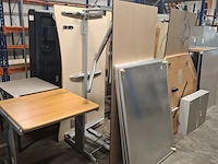 Partij diverse bedrijfsinventaris, o.a. ahrend/samas - afbeelding 13 van  27