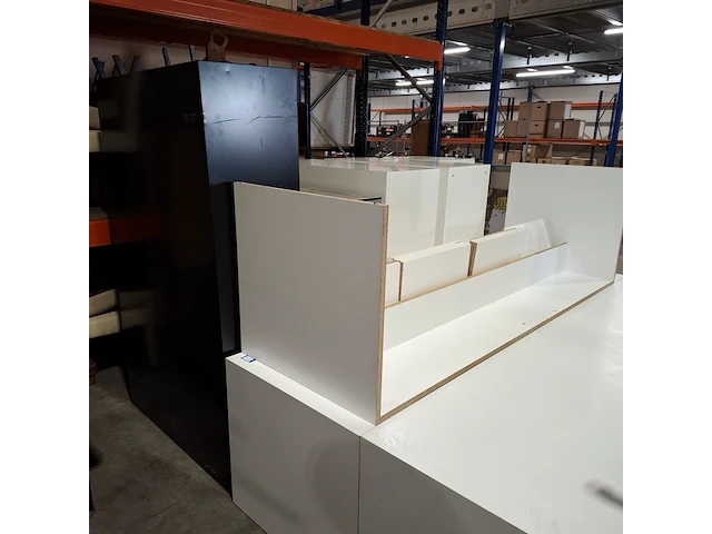 Partij diverse bedrijfsinventaris - afbeelding 2 van  11