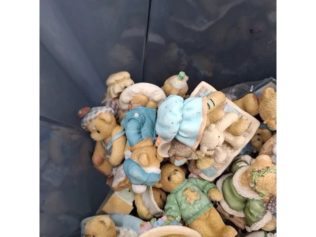 Partij diverse beeldjes, o.a cherished teddy's - afbeelding 8 van  28