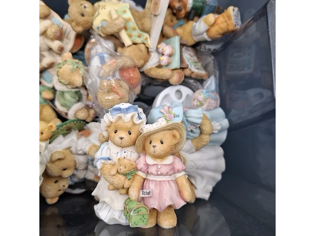 Partij diverse beeldjes, o.a cherished teddy's - afbeelding 10 van  28
