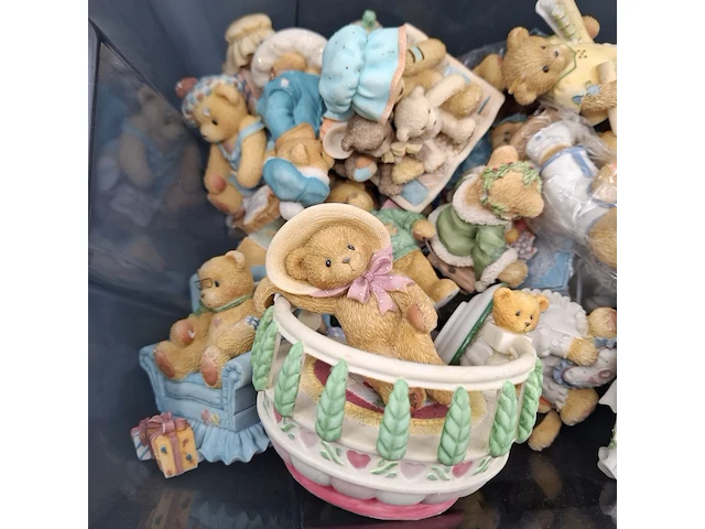 Partij diverse beeldjes, o.a cherished teddy's - afbeelding 11 van  28