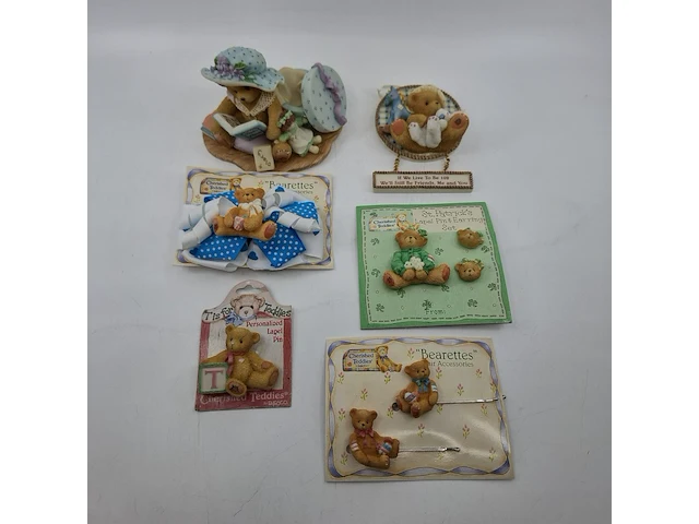 Partij diverse beeldjes, o.a cherished teddy's - afbeelding 1 van  28