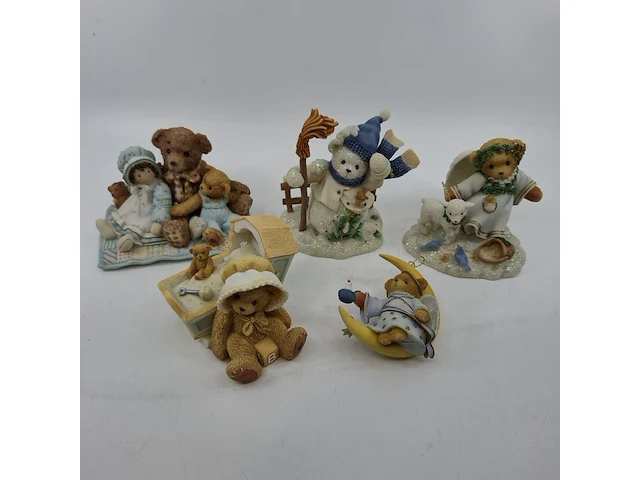 Partij diverse beeldjes, o.a cherished teddy's - afbeelding 1 van  21