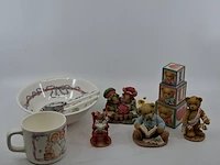 Partij diverse beeldjes, o.a cherished teddy's - afbeelding 1 van  25