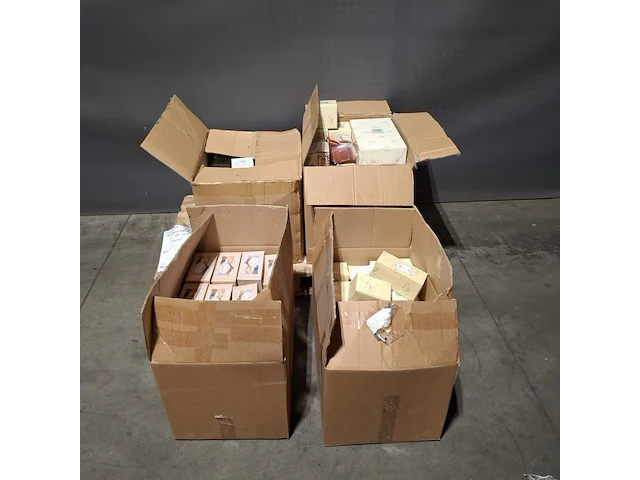 Partij diverse beeldjes, o.a cherished teddy's - afbeelding 14 van  25