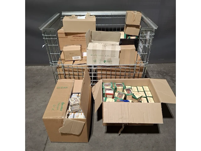 Partij diverse beeldjes, o.a cherished teddy's - afbeelding 15 van  30