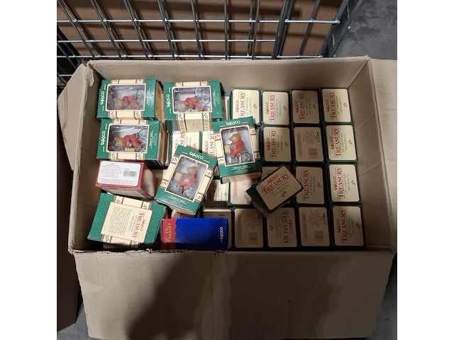 Partij diverse beeldjes, o.a cherished teddy's - afbeelding 16 van  30