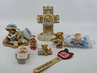 Partij diverse beeldjes, o.a cherished teddy's - afbeelding 1 van  32