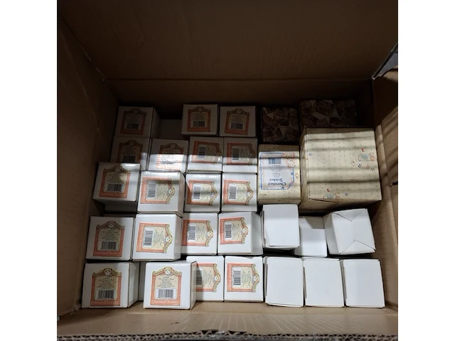 Partij diverse beeldjes, o.a cherished teddy's - afbeelding 18 van  32