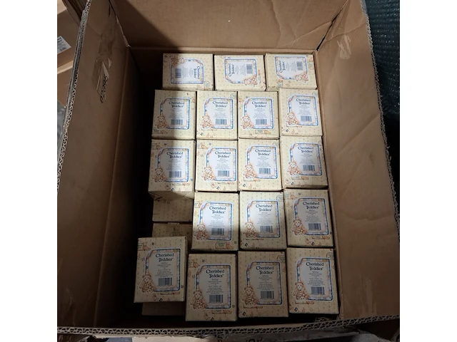 Partij diverse beeldjes, o.a cherished teddy's - afbeelding 21 van  32