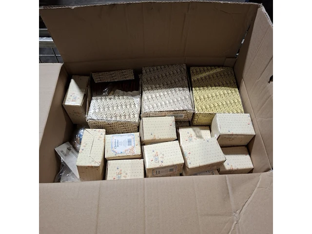 Partij diverse beeldjes, o.a cherished teddy's - afbeelding 22 van  32