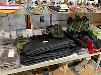Partij diverse bescherming/accessoires (109x) - afbeelding 1 van  7