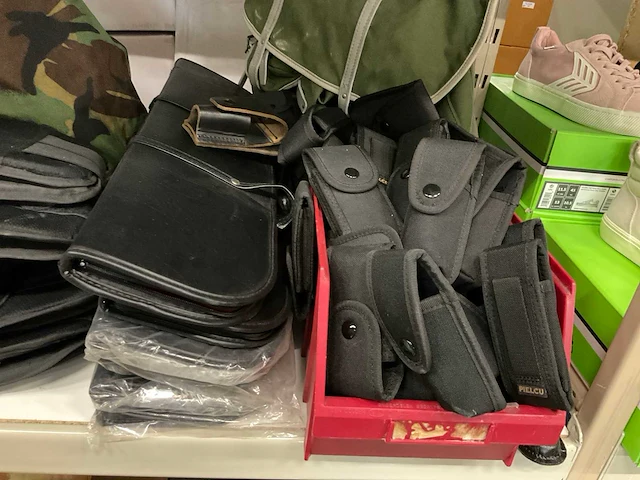 Partij diverse bescherming/accessoires (109x) - afbeelding 6 van  7