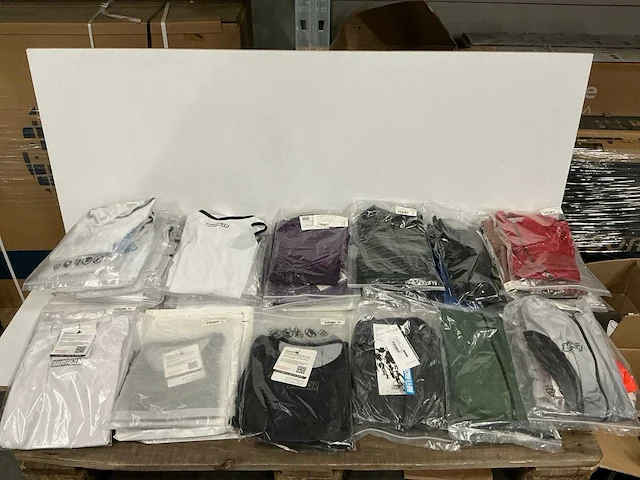 Partij diverse bioracer wielren bovenkleding (53x) - afbeelding 1 van  40