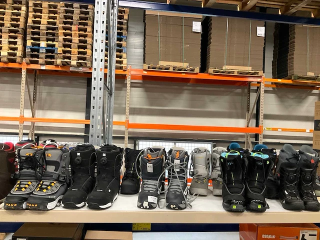 Partij diverse boots (18x) - afbeelding 1 van  9