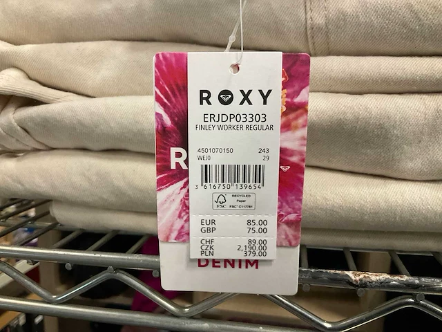 Partij diverse broeken o.a roxy/volcom/rvca/carhartt (23x) - afbeelding 12 van  12