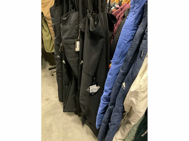 Partij diverse burton bibs (18x) - afbeelding 19 van  20
