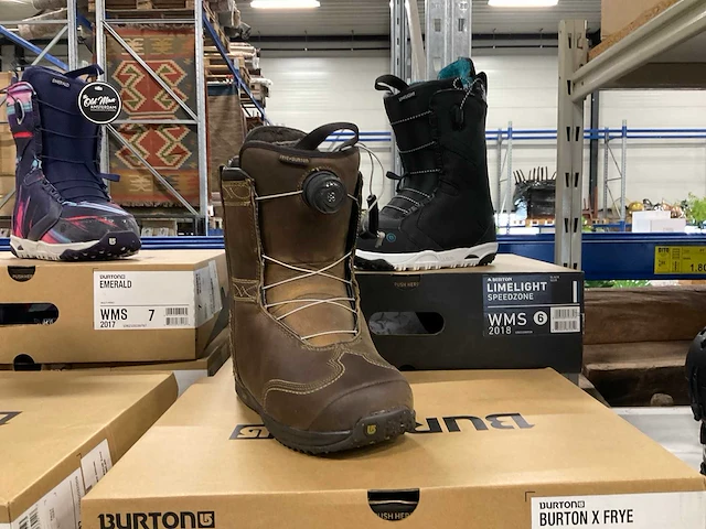 Partij diverse burton boots (12x) - afbeelding 9 van  16