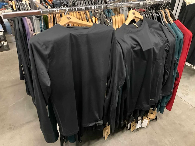 Partij diverse burton thermokleding (89x) - afbeelding 2 van  26