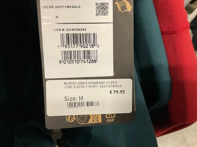 Partij diverse burton thermokleding (89x) - afbeelding 18 van  26