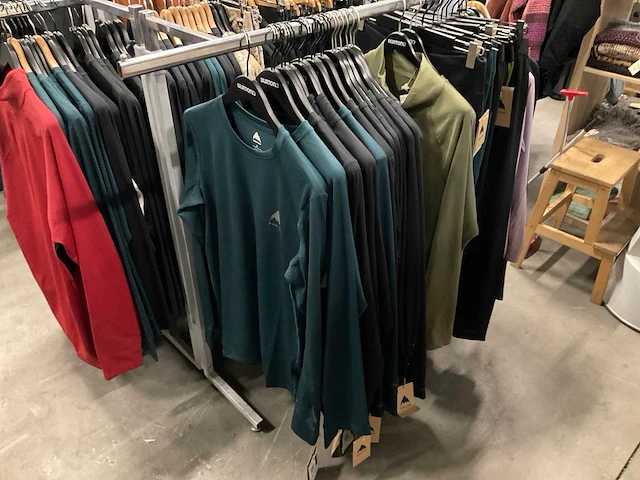 Partij diverse burton thermokleding (89x) - afbeelding 20 van  26