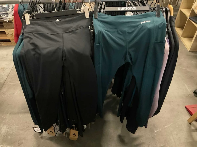 Partij diverse burton thermokleding (89x) - afbeelding 24 van  26