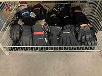 Partij diverse burton/dakine handschoenen (40x) - afbeelding 1 van  7