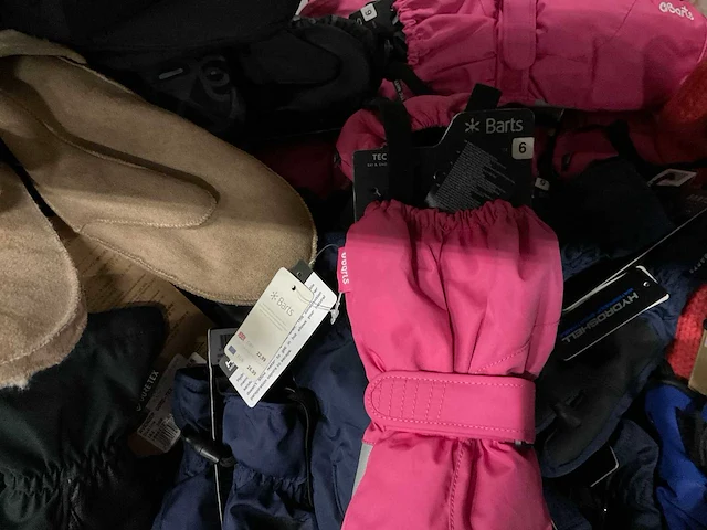 Partij diverse burton/dakine/barts handschoenen (48x) - afbeelding 7 van  17