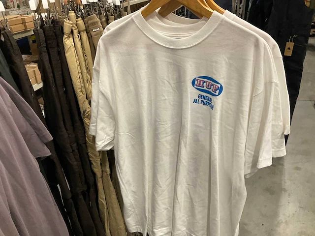 Partij diverse burton/oxbow/volcom/huf t-shirts (59x) - afbeelding 15 van  26