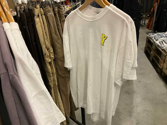 Partij diverse burton/oxbow/volcom/huf t-shirts (59x) - afbeelding 16 van  26