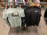 Partij diverse burton/oxbow/volcom/huf t-shirts (59x) - afbeelding 20 van  26