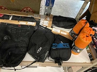 Partij diverse burton/quiksilver bescherming (22x) - afbeelding 2 van  15