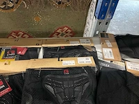 Partij diverse burton/quiksilver bescherming (22x) - afbeelding 15 van  15