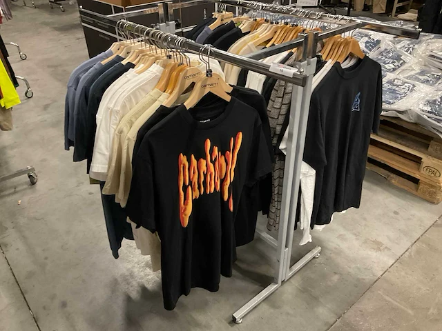 Partij diverse carhartt/huf/quiksilver/brixton/billabonc shirts (61x) - afbeelding 1 van  20