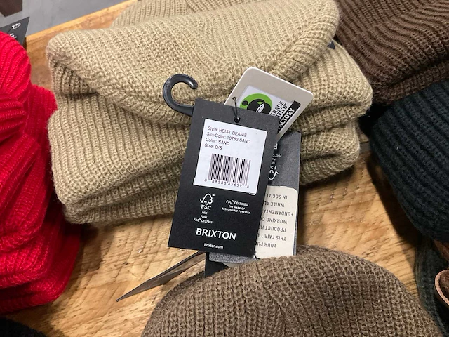 Partij diverse carhartt/obey/brixton mutsen (93x) - afbeelding 7 van  25