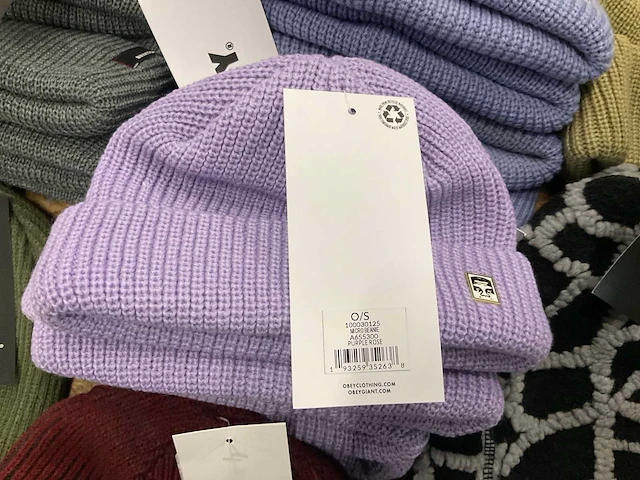 Partij diverse carhartt/obey/brixton mutsen (93x) - afbeelding 10 van  25