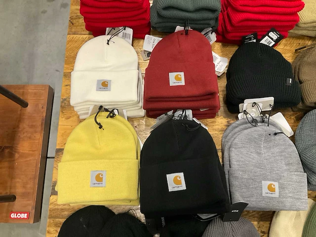 Partij diverse carhartt/obey/brixton mutsen (93x) - afbeelding 19 van  25