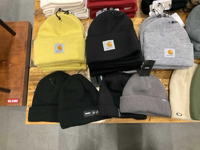 Partij diverse carhartt/obey/brixton mutsen (93x) - afbeelding 20 van  25