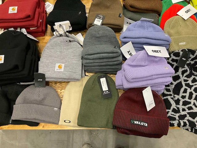 Partij diverse carhartt/obey/brixton mutsen (93x) - afbeelding 23 van  25