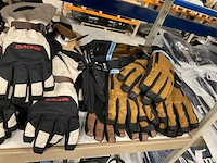Partij diverse dakine/burton handschoenen (45x) - afbeelding 8 van  12