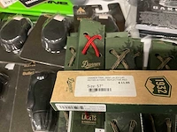 Partij diverse dakine/burton/fyx/danner items (150x) - afbeelding 6 van  25