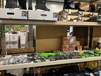 Partij diverse dakine/burton/fyx/danner items (150x) - afbeelding 1 van  25